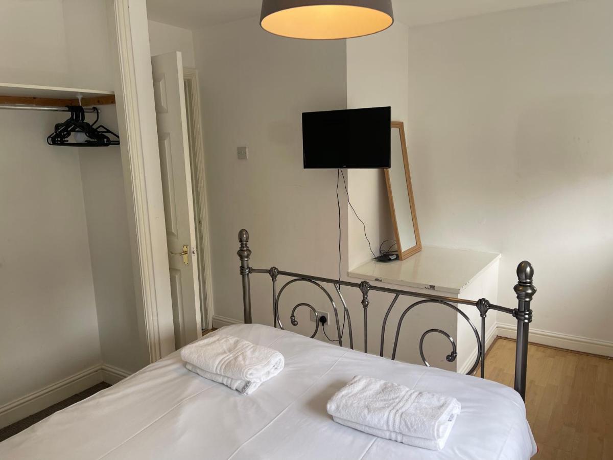 House Number 12 Sleeps Up To 4 With Smart Tvs In Every Room Wellington  Buitenkant foto