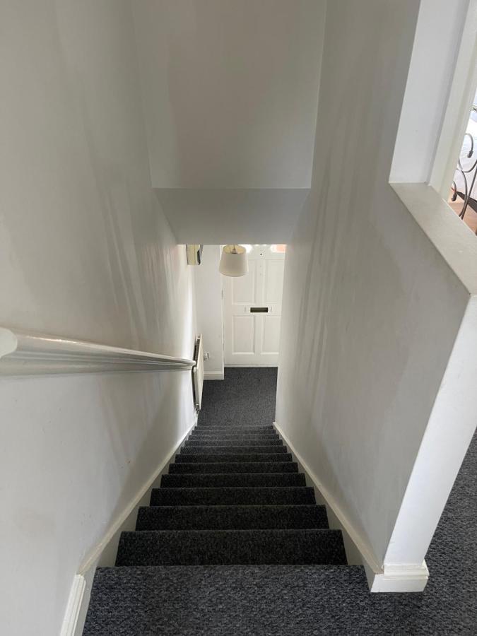 House Number 12 Sleeps Up To 4 With Smart Tvs In Every Room Wellington  Buitenkant foto