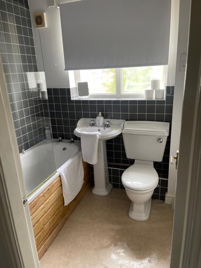 House Number 12 Sleeps Up To 4 With Smart Tvs In Every Room Wellington  Buitenkant foto